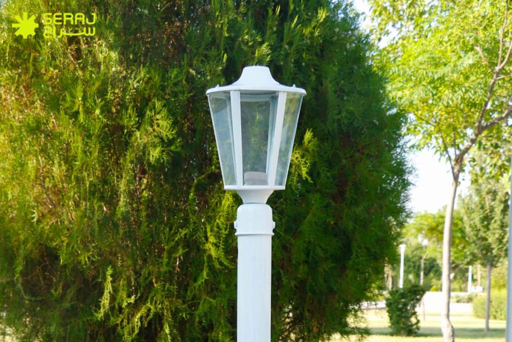 چرا سرپیچ سرامیکی برای چراغ باغی مناسب است؟