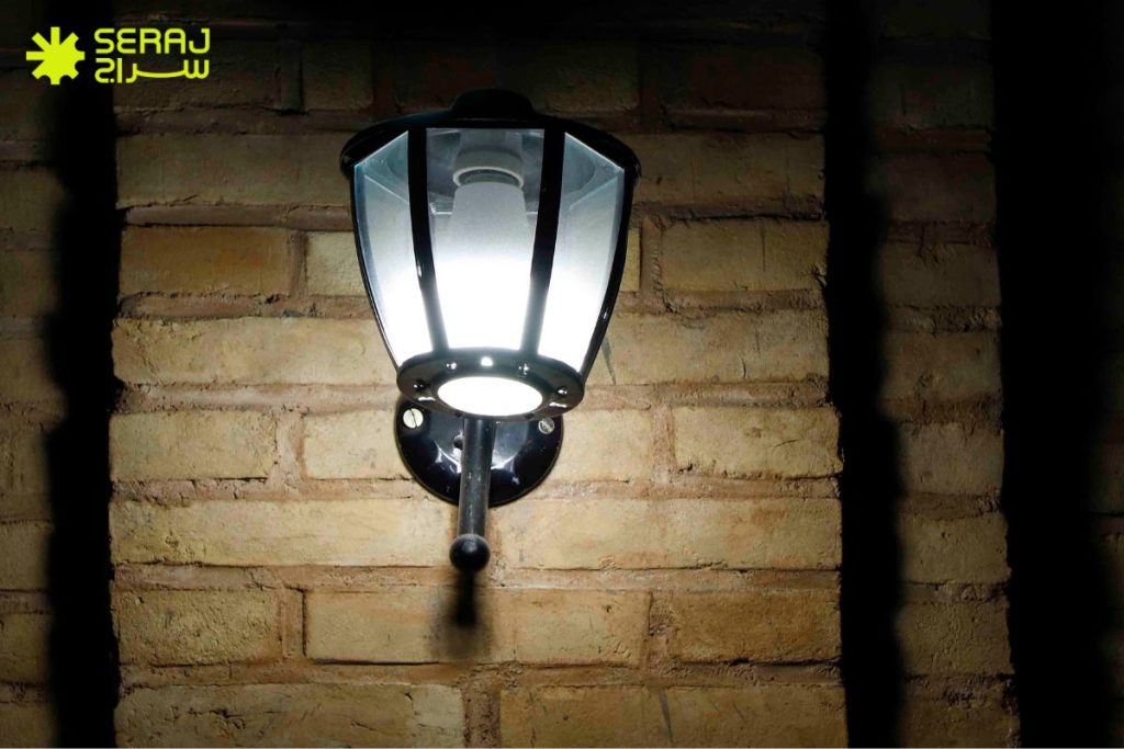 طلق چراغ های باغی