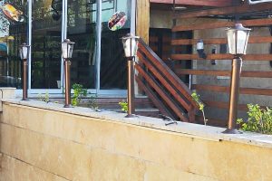 نصب صحیح چراغ چمنی در فضای سبز