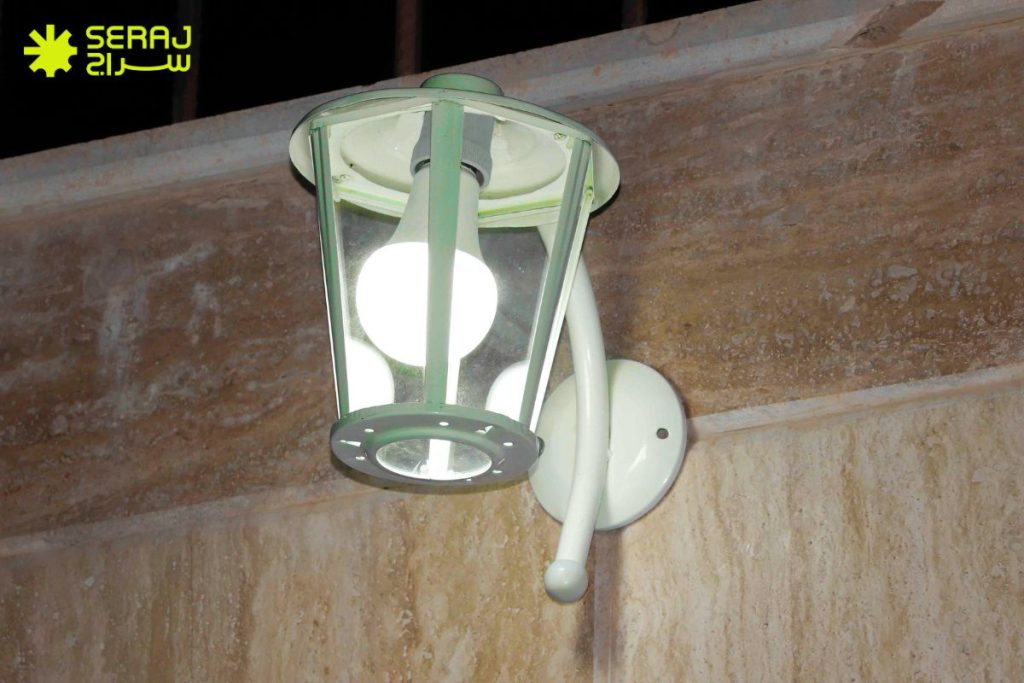 معیارهای انتخاب چراغ دیواری مناسب برای حیاط