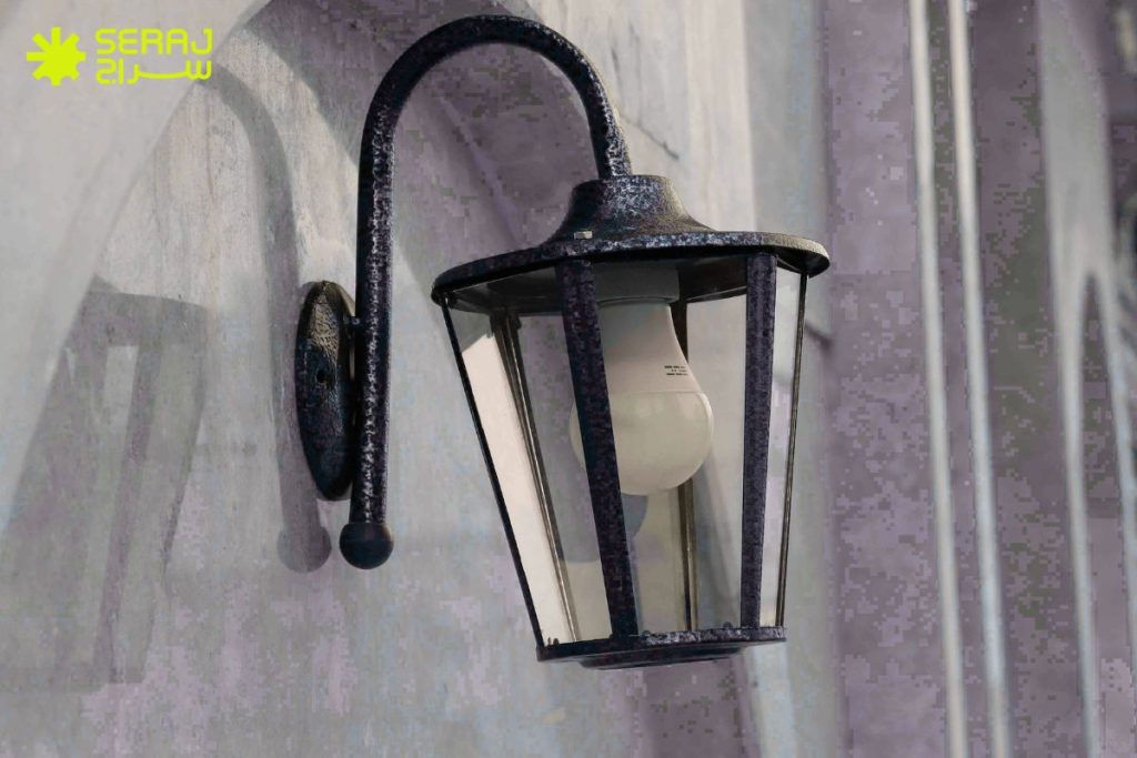 نقش متریال چراغ در افزایش دوام در محیط های بیابانی