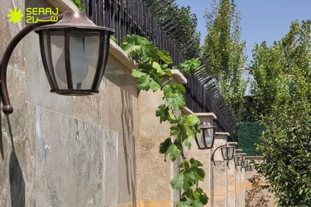 تاثیر آلودگی و گردوغبار تهران بر چراغ های دیواری