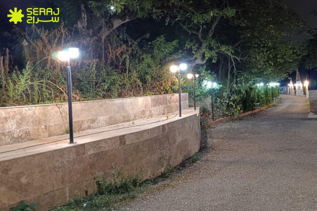 چراغ پارکی چیست و چه کاربردی در نورپردازی حیاط و باغ دارد؟