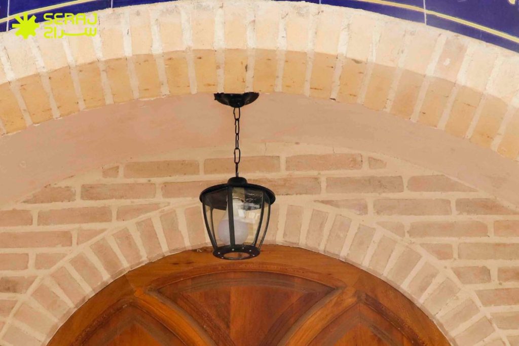 چرا خرید چراغ سقفی روکار باکیفیت اهمیت زیادی دارد؟